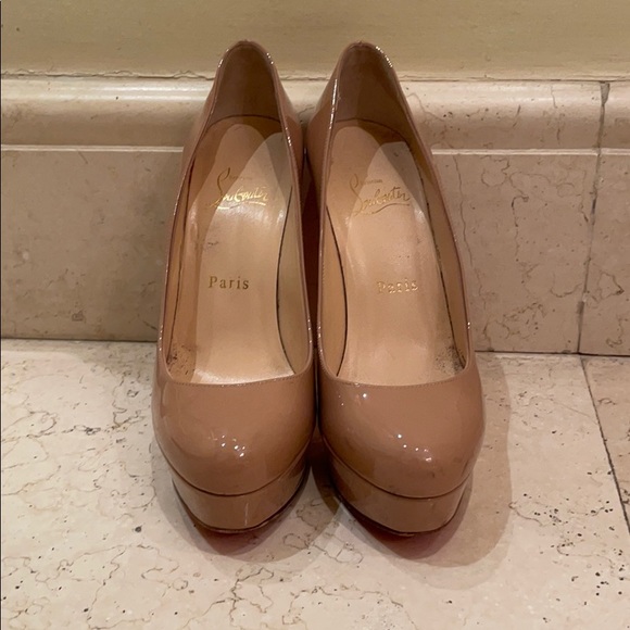 Christian Louboutin Bianca Round Toe Pumps - Picture 1 of 2